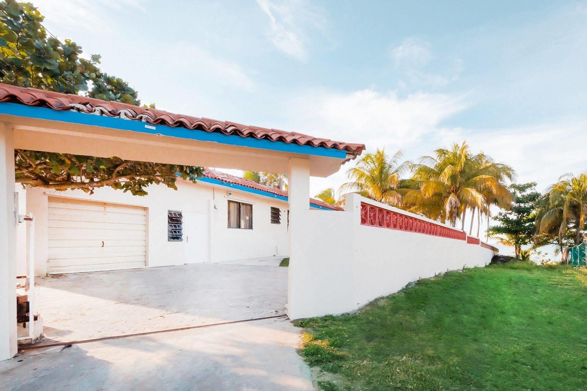 Ventana Al Atlantico At Arecibo 681 Ocean Drive Lejlighed Islote Eksteriør billede